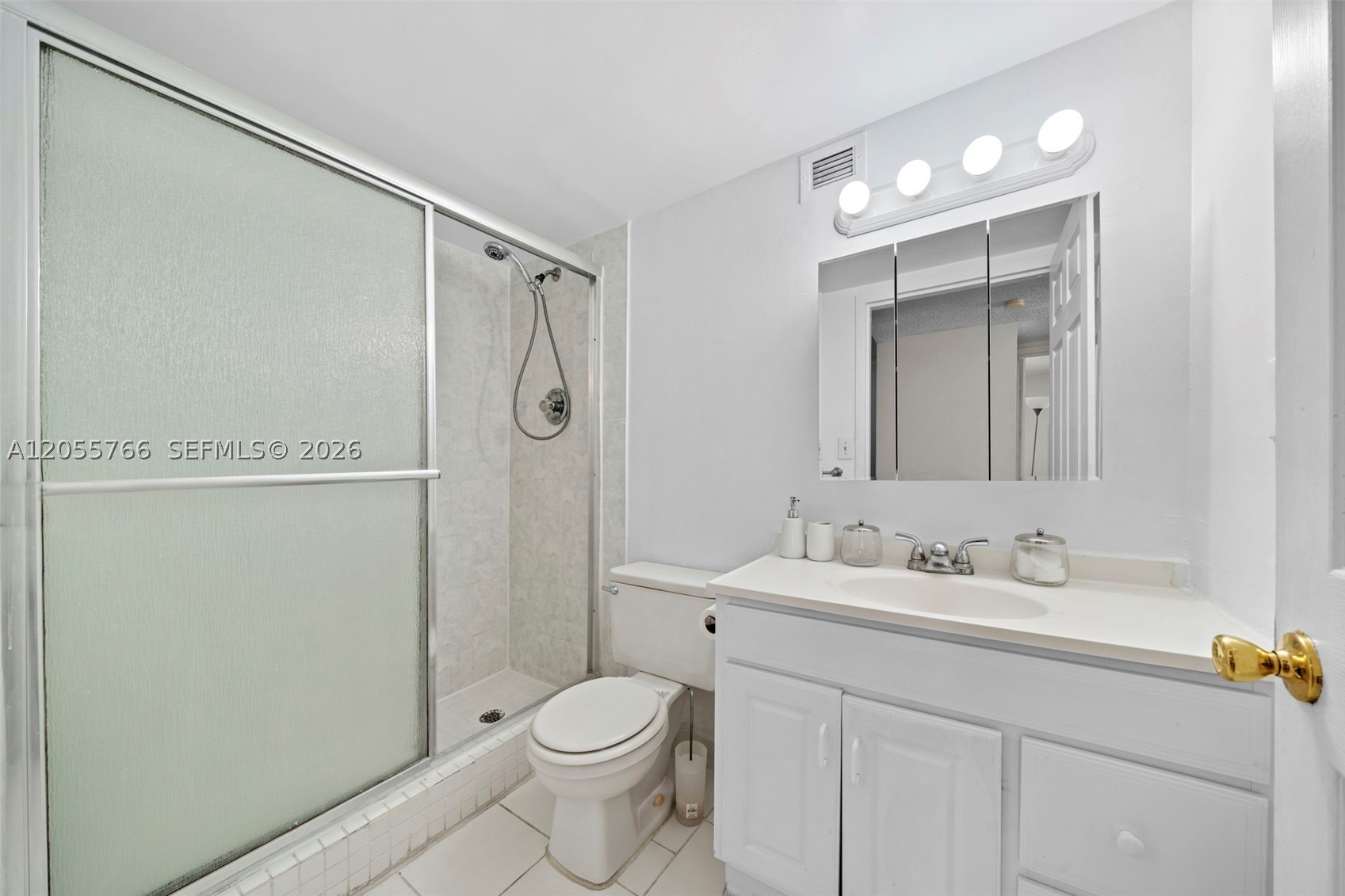 PLAZA OF AMERICAS CONDO P - Residential Lease
