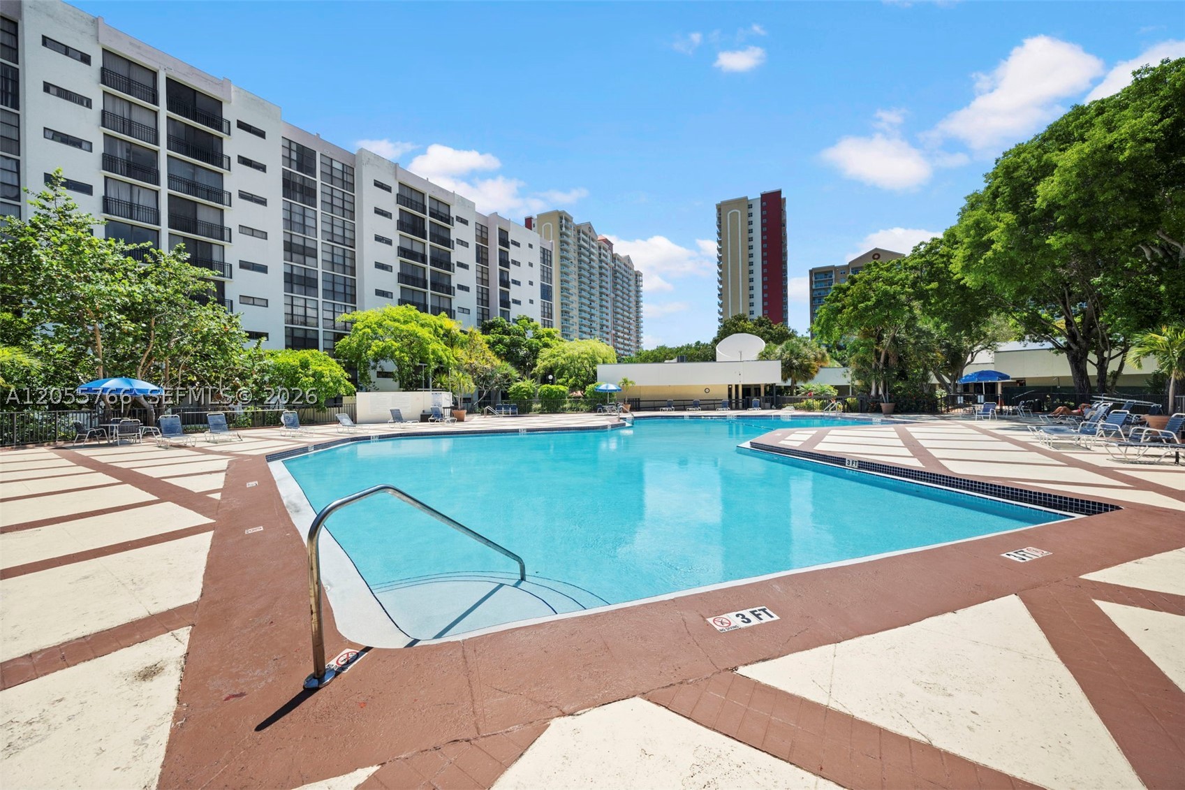 PLAZA OF AMERICAS CONDO P - Residential Lease