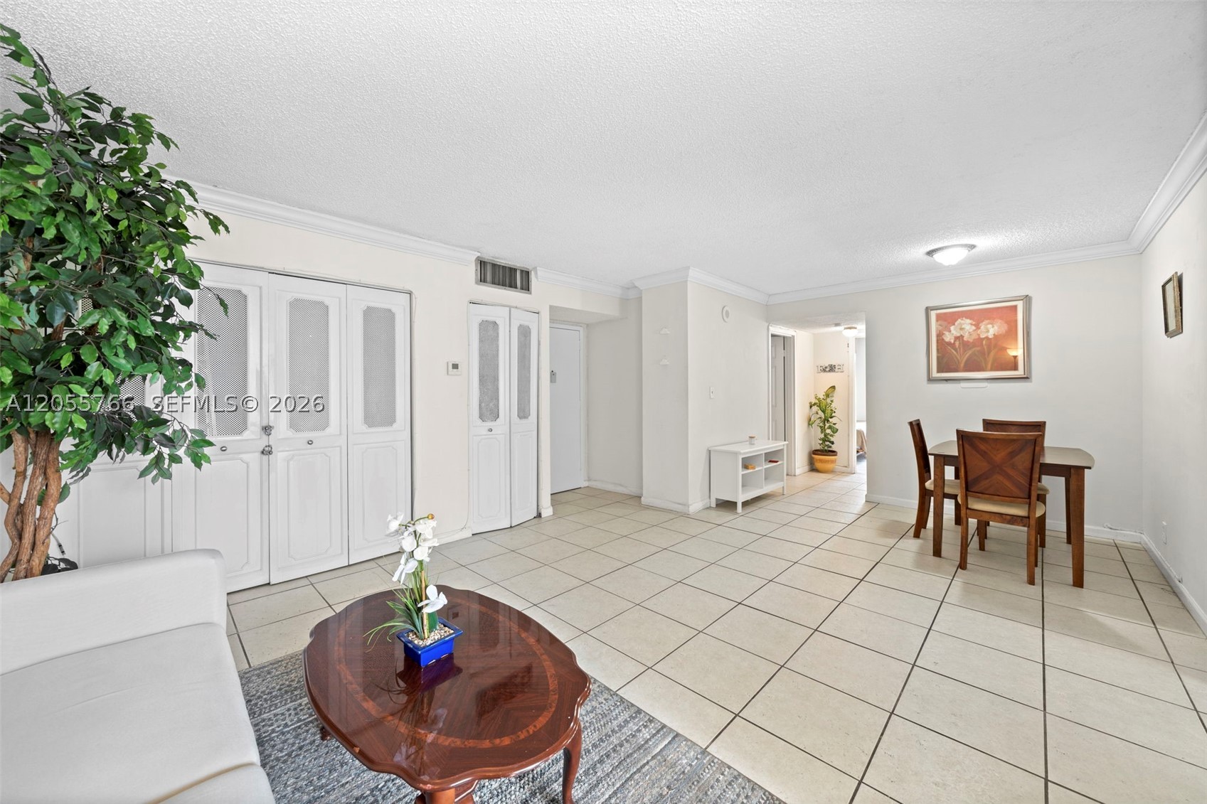 PLAZA OF AMERICAS CONDO P - Residential Lease