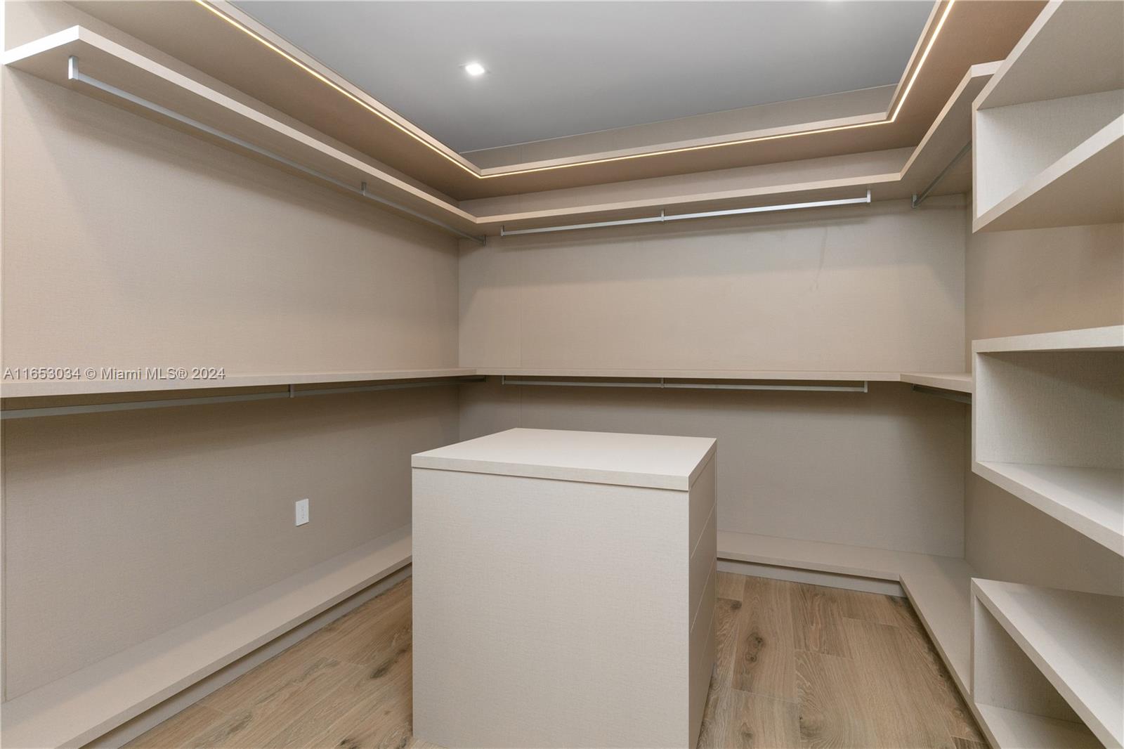 AMD PL OF BONITA PARK - Residential