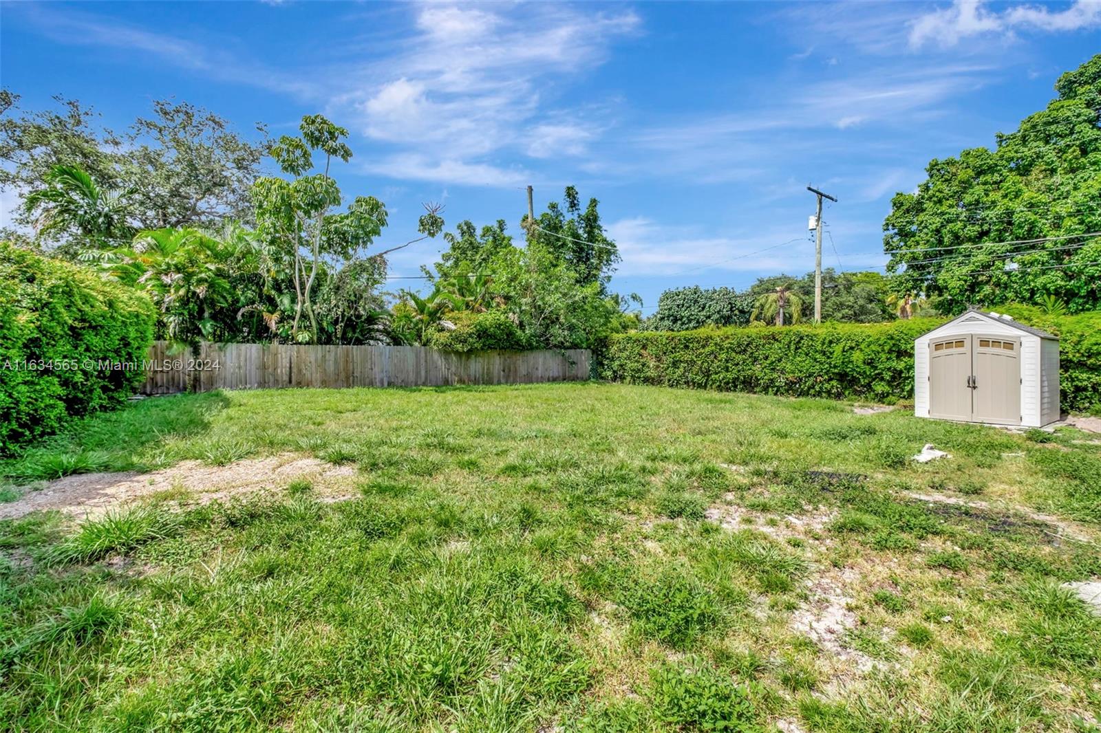 PRIORS 1ST ADDN TO BISCAYN - Residential