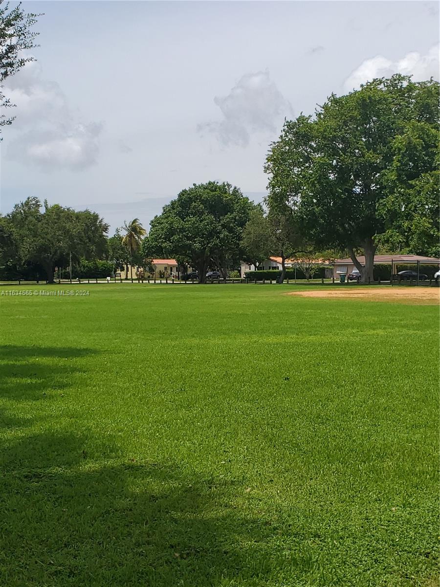 PRIORS 1ST ADDN TO BISCAYN - Residential