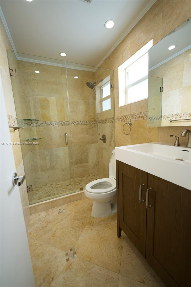 ANDREW HOMES - Residential