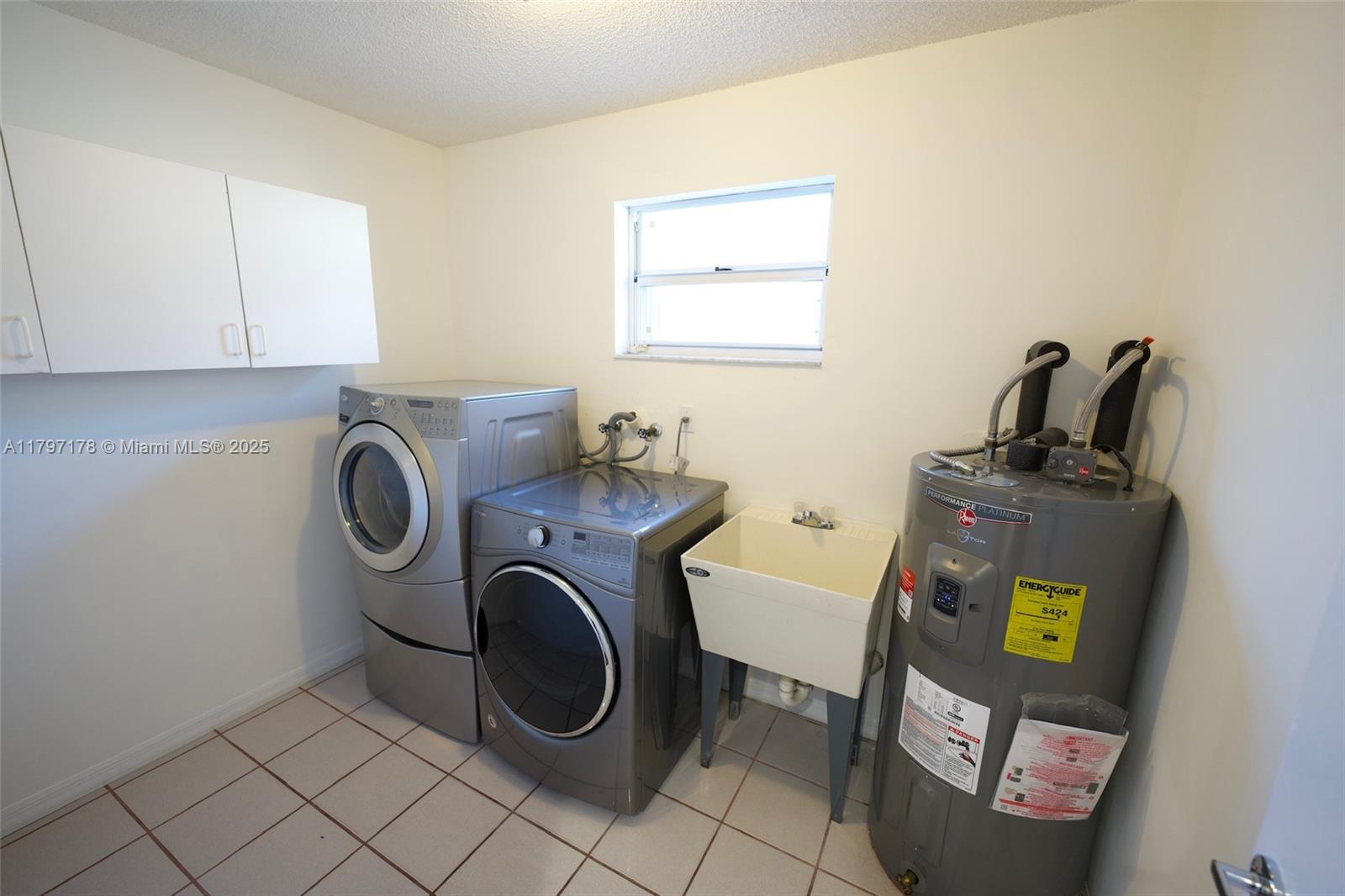 ANDREW HOMES - Residential