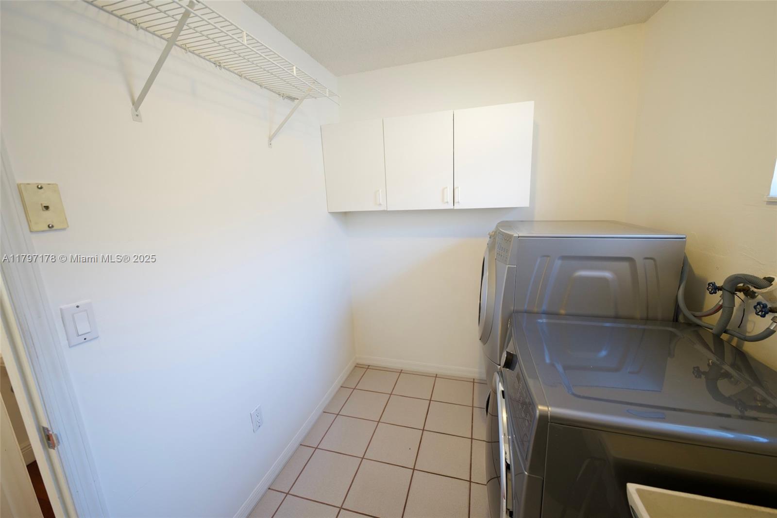 ANDREW HOMES - Residential