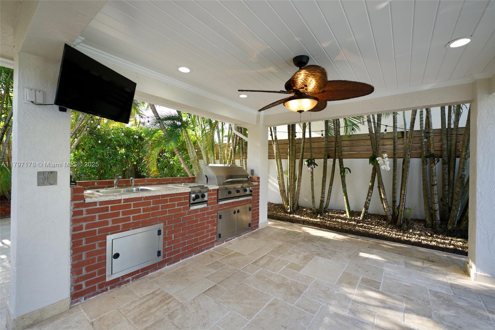 ANDREW HOMES - Residential