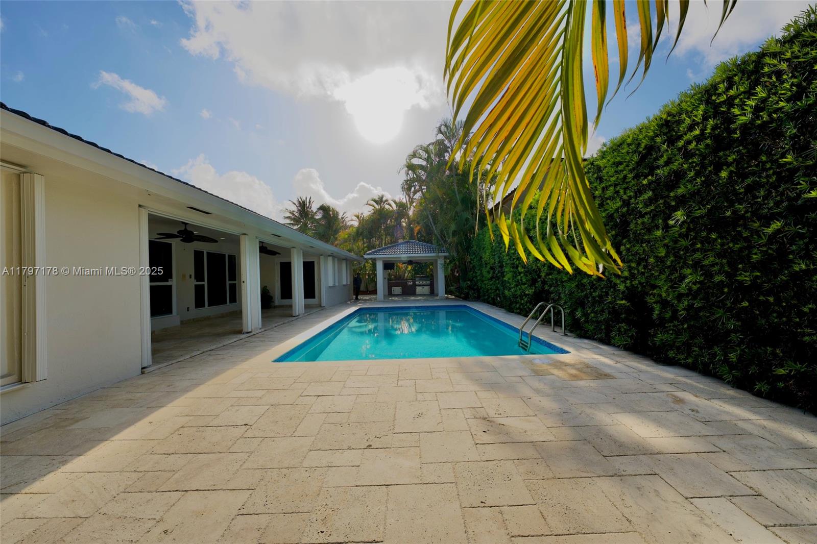 ANDREW HOMES - Residential