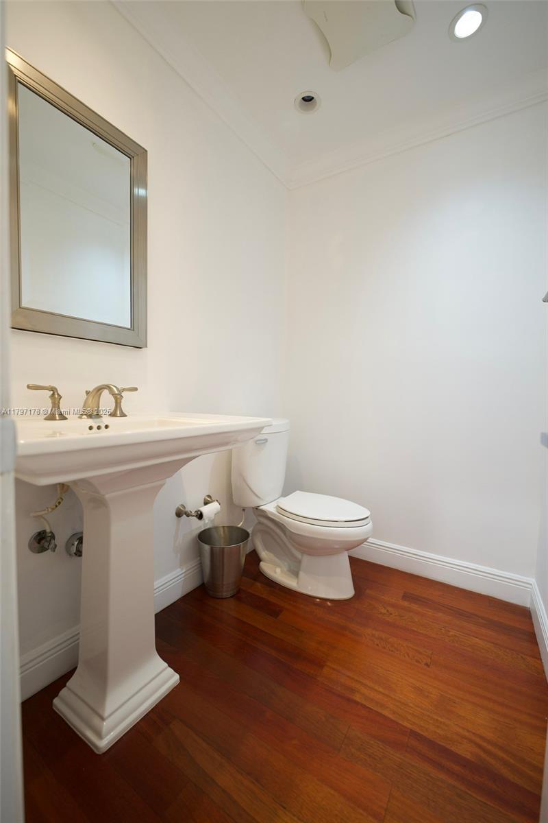 ANDREW HOMES - Residential