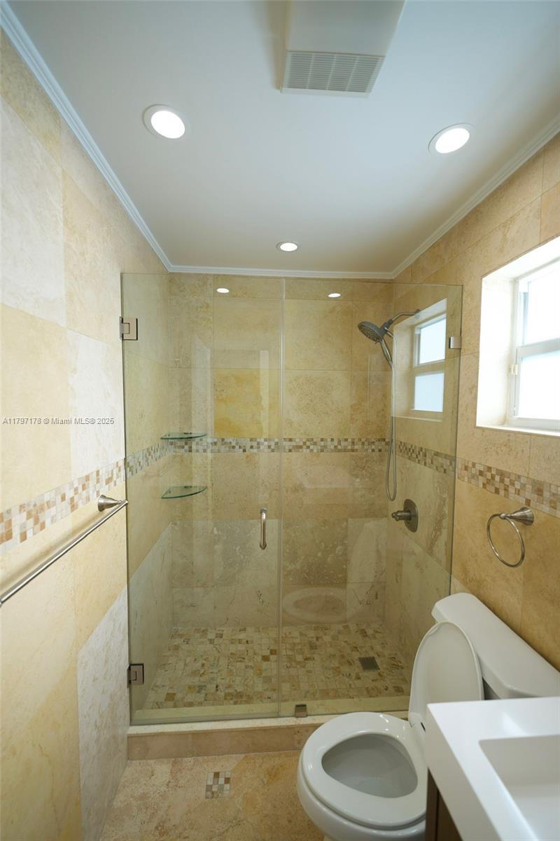 ANDREW HOMES - Residential
