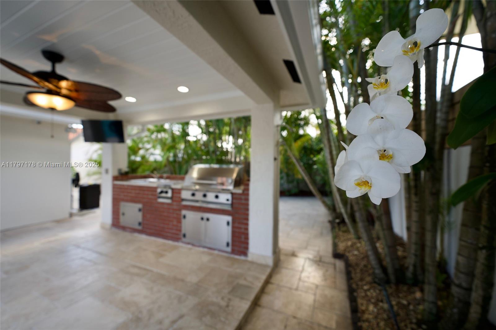 ANDREW HOMES - Residential