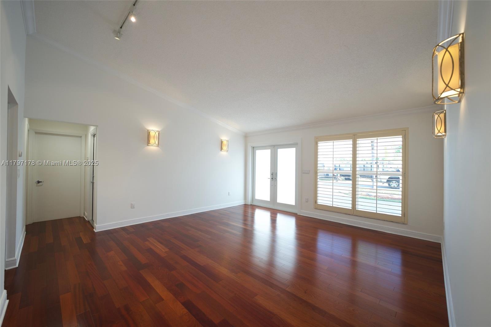 ANDREW HOMES - Residential