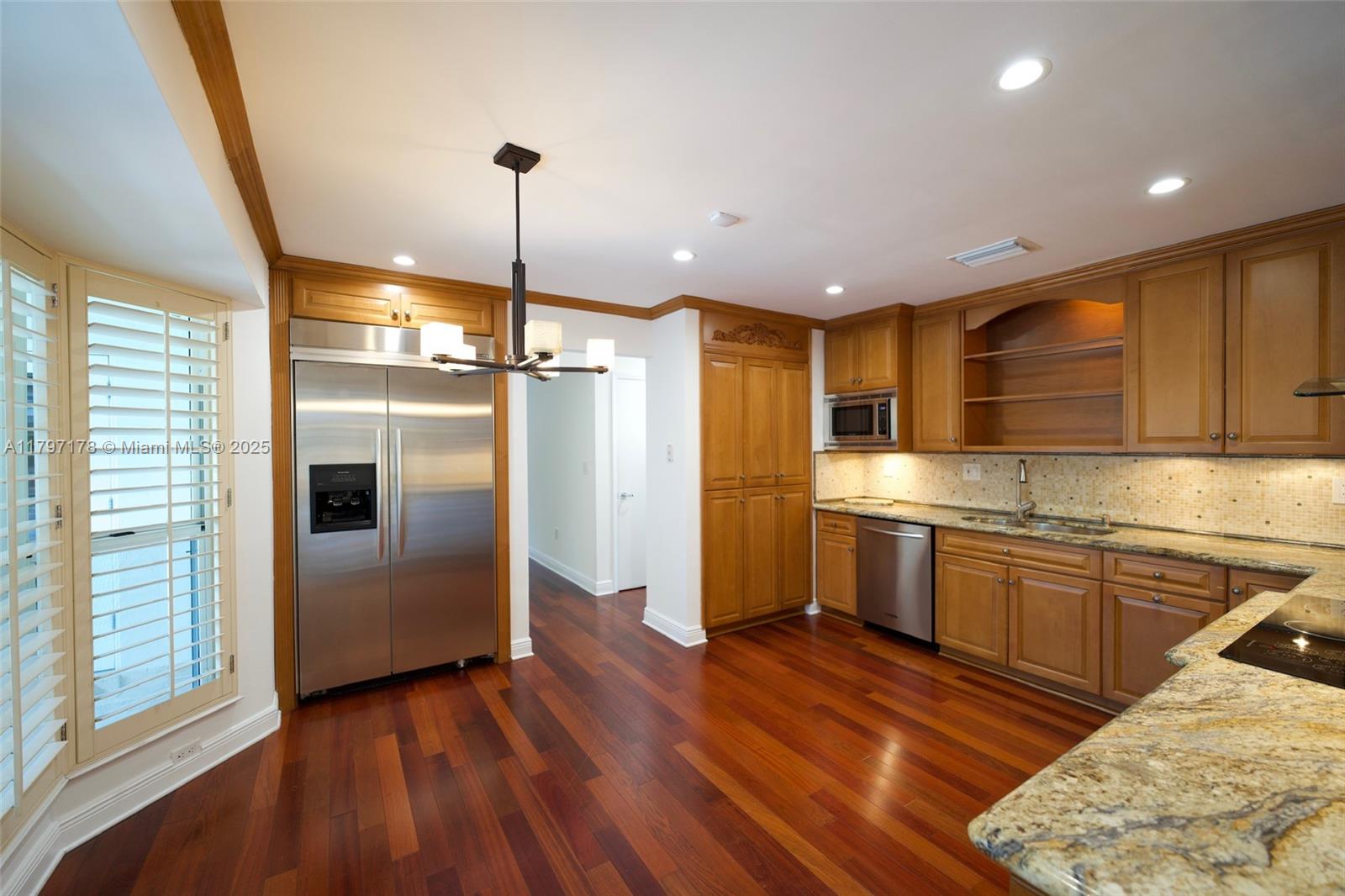 ANDREW HOMES - Residential