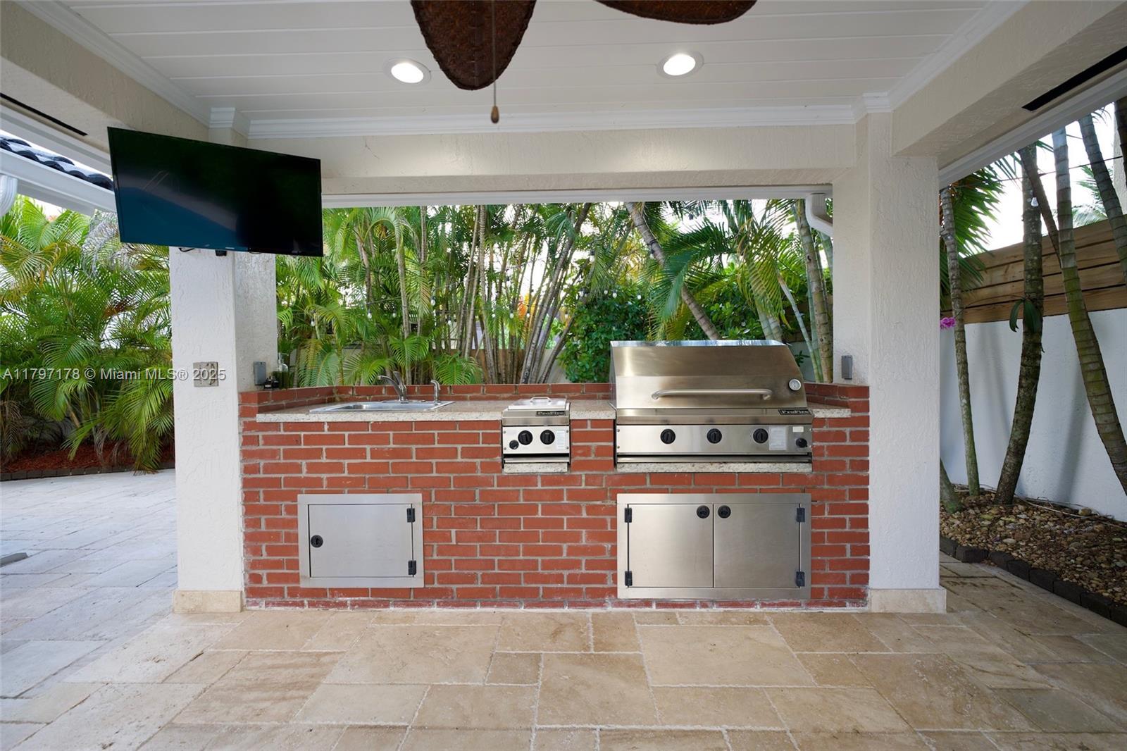 ANDREW HOMES - Residential