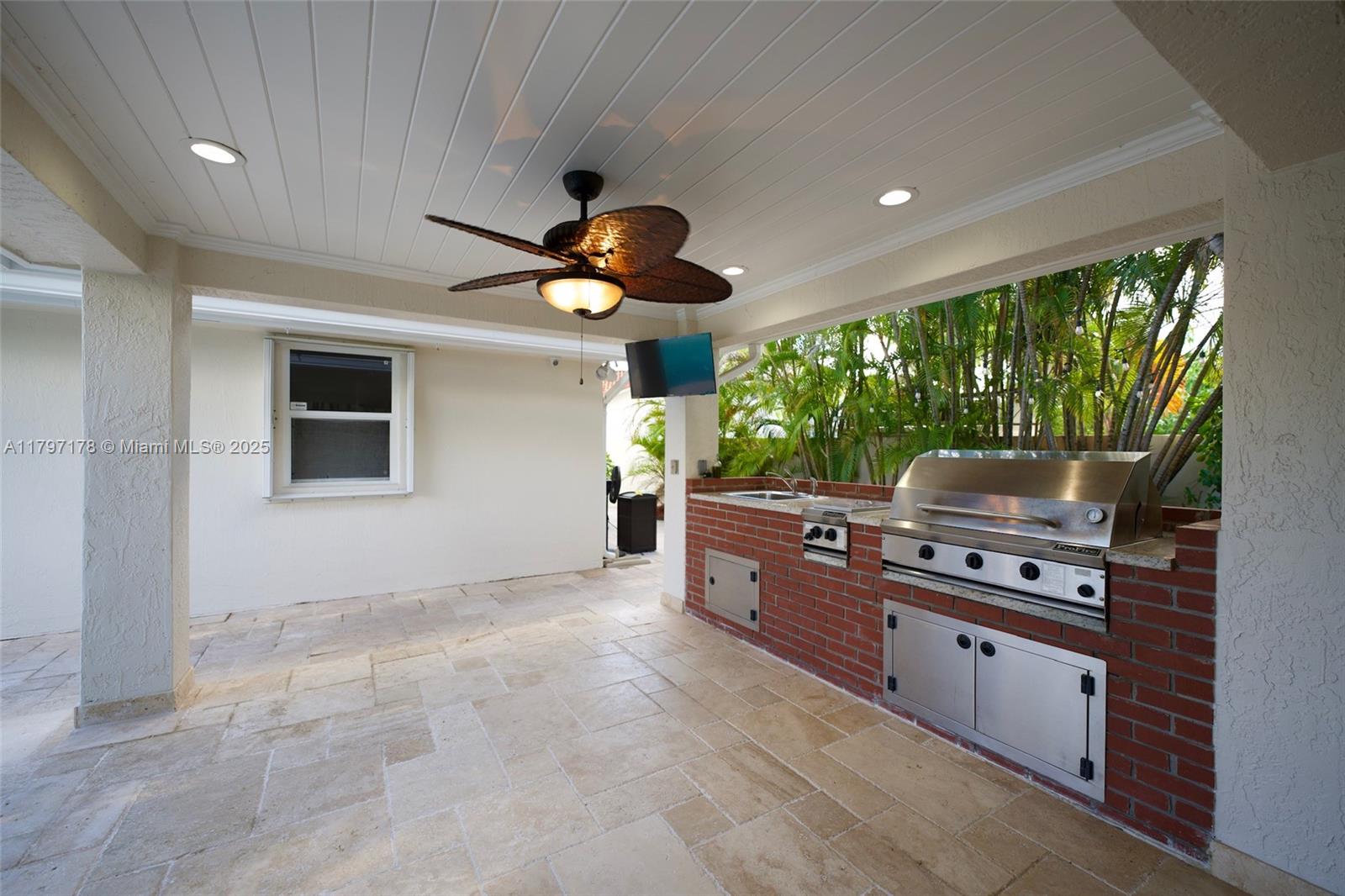 ANDREW HOMES - Residential