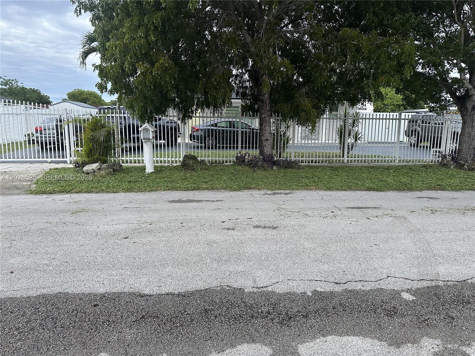 CAROL CITY GARDENS 2ND AD - Residential Lease