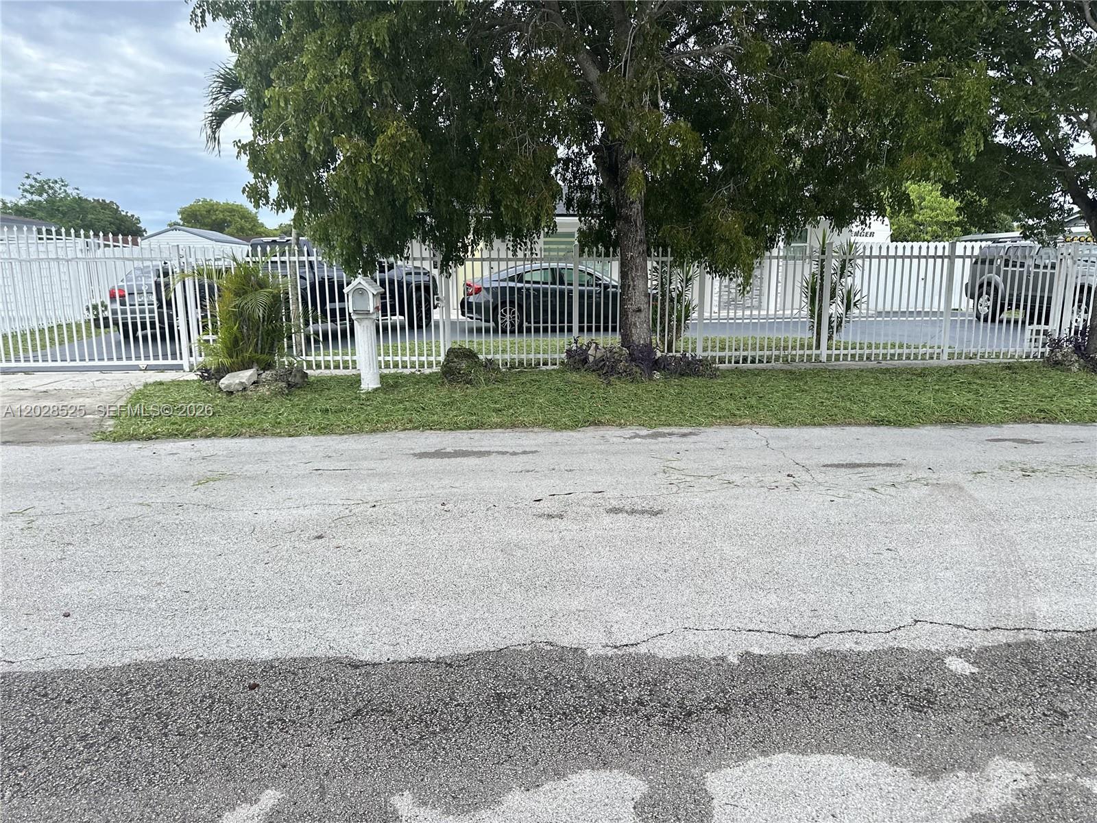 CAROL CITY GARDENS 2ND AD - Residential Lease