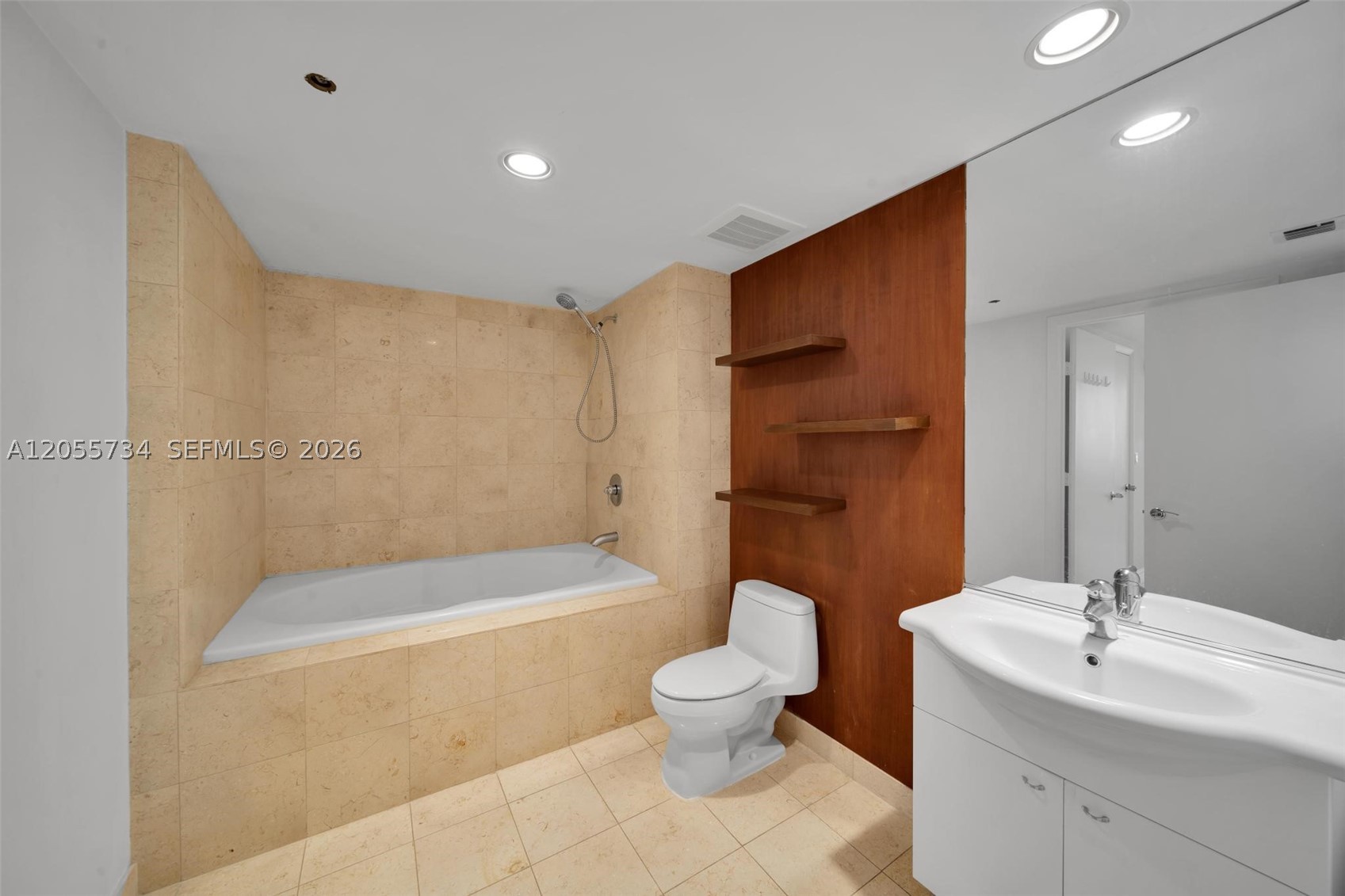 BEACH CLUB THREE CONDO - Residential Lease