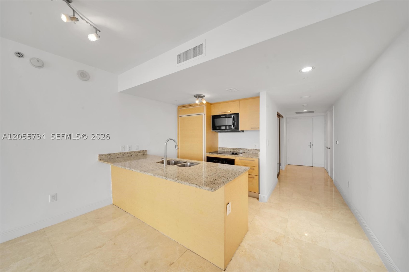 Experience luxury coastal living in this spacious unfurnished 1-bedroom + den, 1-bath residence offering 1,086 SF of interior living space plus an expansive 195 SF private balcony with breathtaking Intracoastal and city views. The versatile den is perfect for a home office or guest space. Located in the prestigious Beach Club, a five-star oceanfront community, residents enjoy world-class amenities including a 40,000 SF full-service spa and fitness center, resort-style pools, beach service, restaurant, poolside bar, 24-hour concierge, valet, and security, all set on 9 acres with 810 feet of pristine beachfront. One assigned parking space plus complimentary valet for a second vehicle. A rare opportunity to enjoy resort-style living in one of Hallandale Beach's premier luxury communities.
