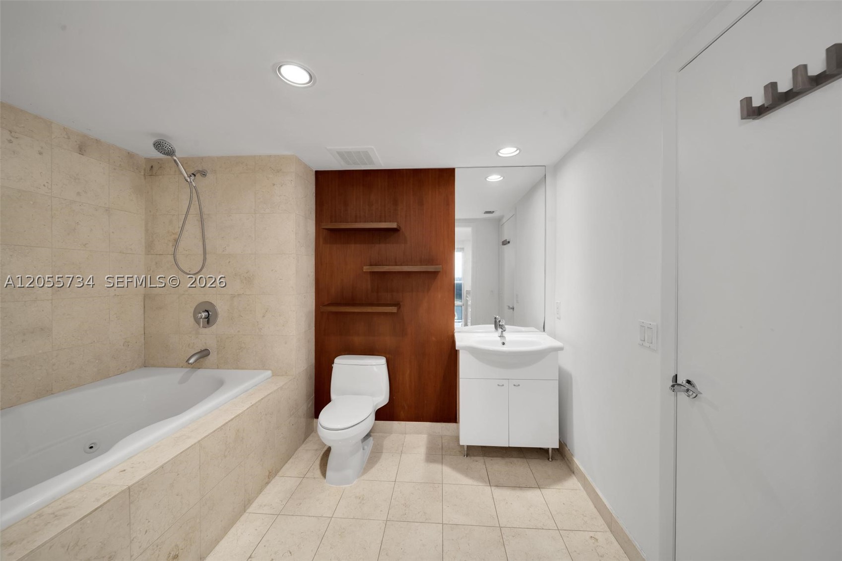 BEACH CLUB THREE CONDO - Residential Lease