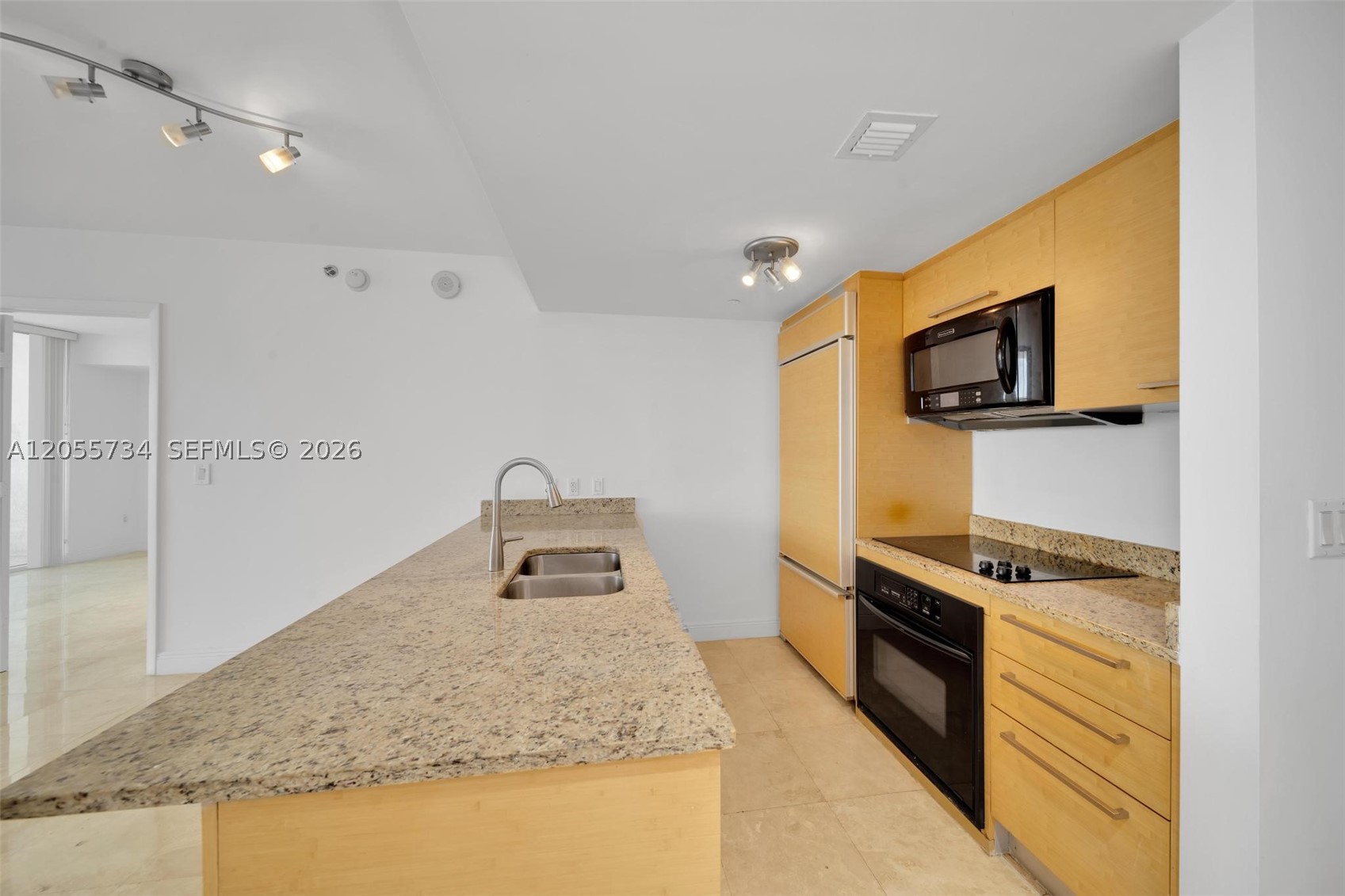 BEACH CLUB THREE CONDO - Residential Lease