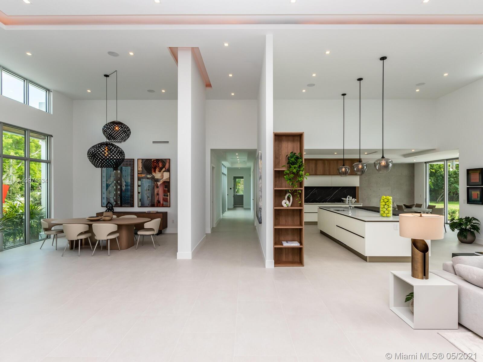 TOWN & RANCH ESTS - Residential