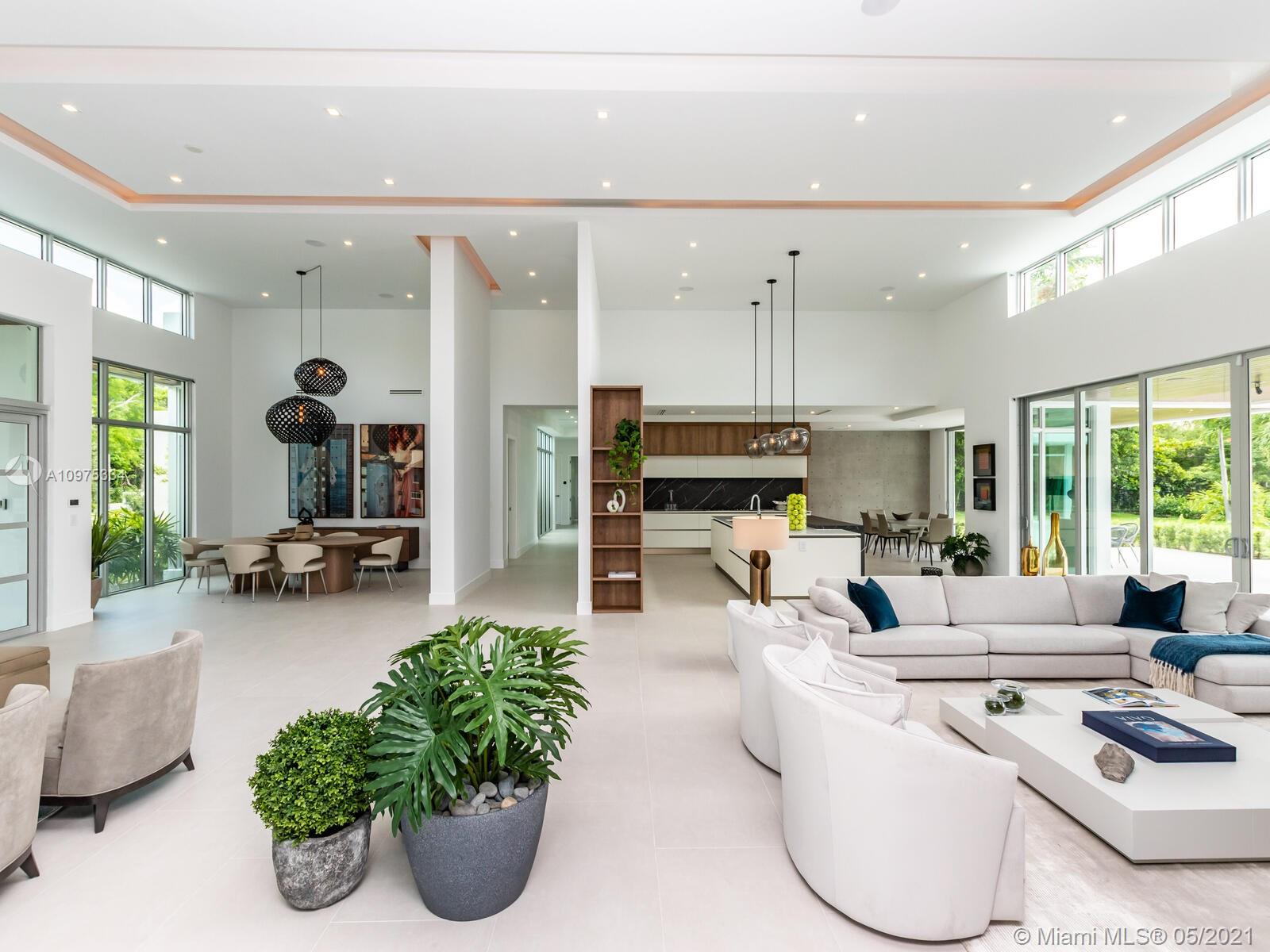 TOWN & RANCH ESTS - Residential