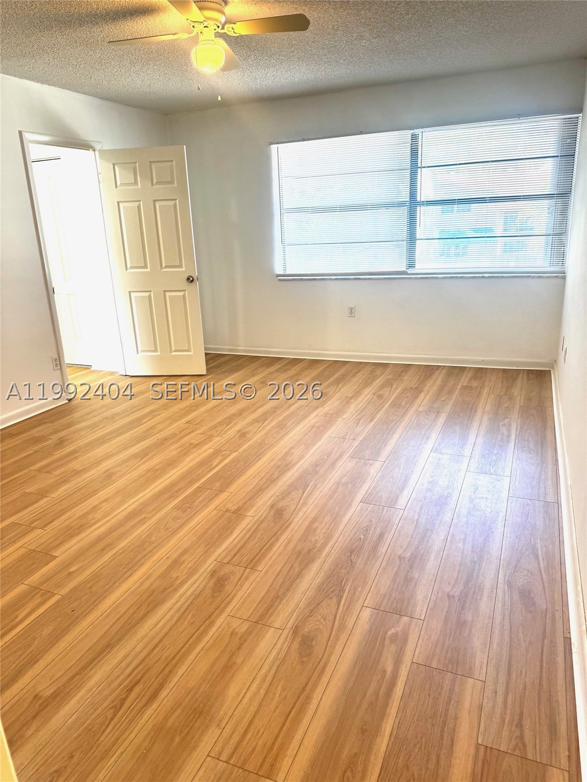 SNAPPER CREEK TOWNHOUSES - Residential