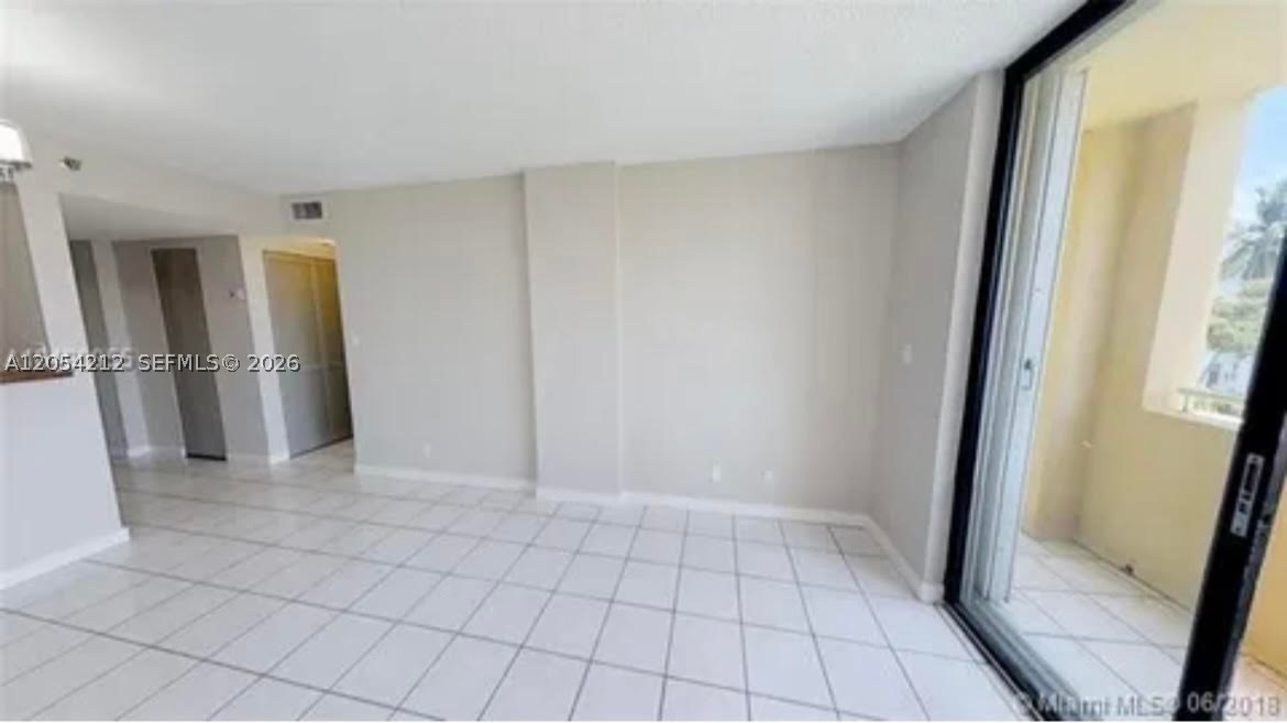 RIOPLAZA CONDOMINIUM NORT - Residential Lease