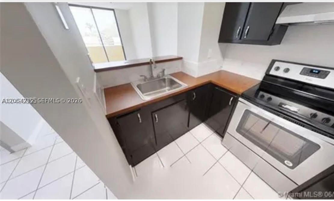 RIOPLAZA CONDOMINIUM NORT - Residential Lease