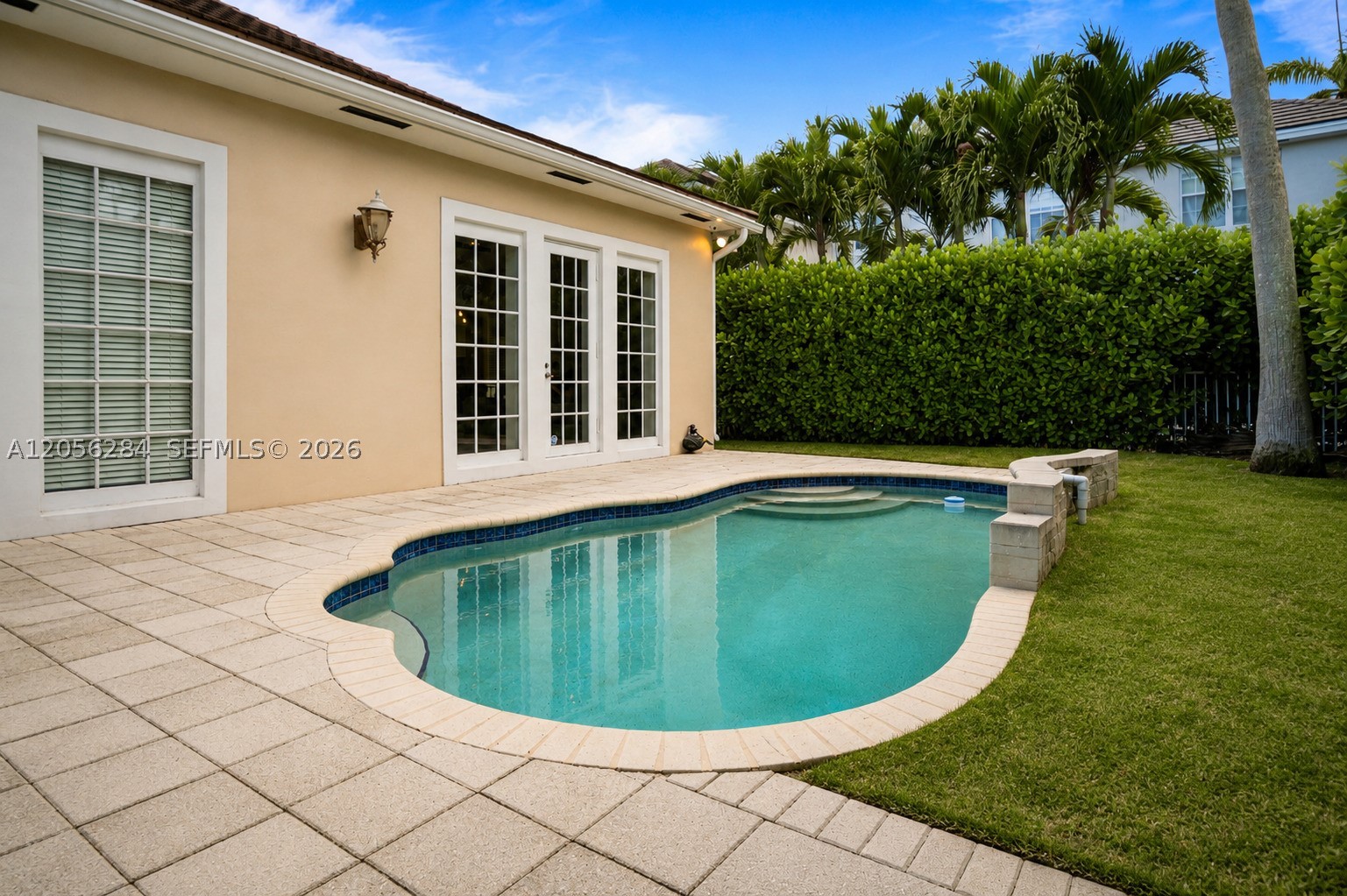 RIVER OAKS - Residential