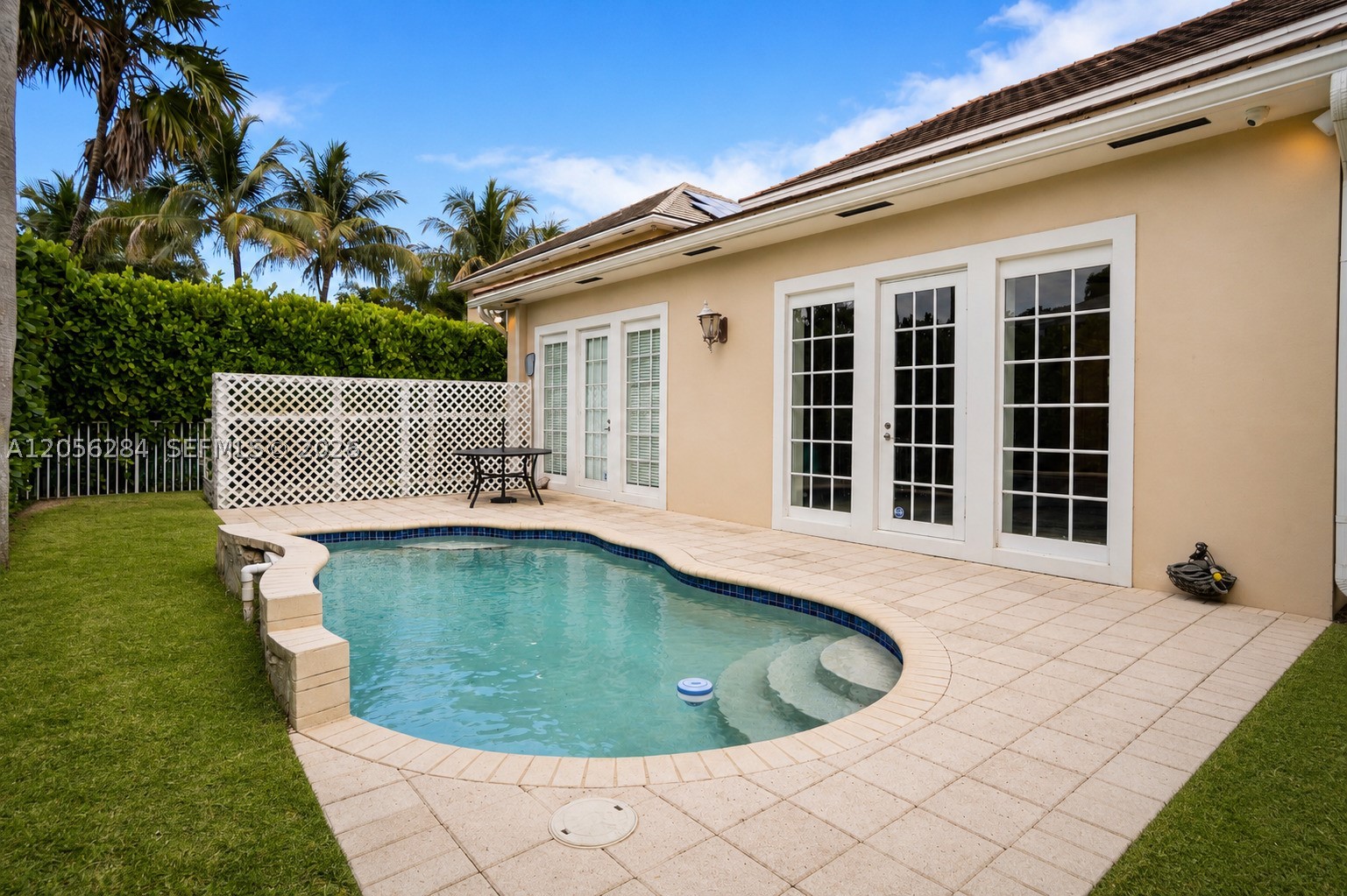 RIVER OAKS - Residential