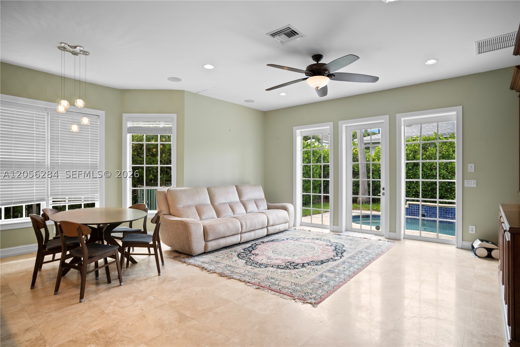 RIVER OAKS - Residential