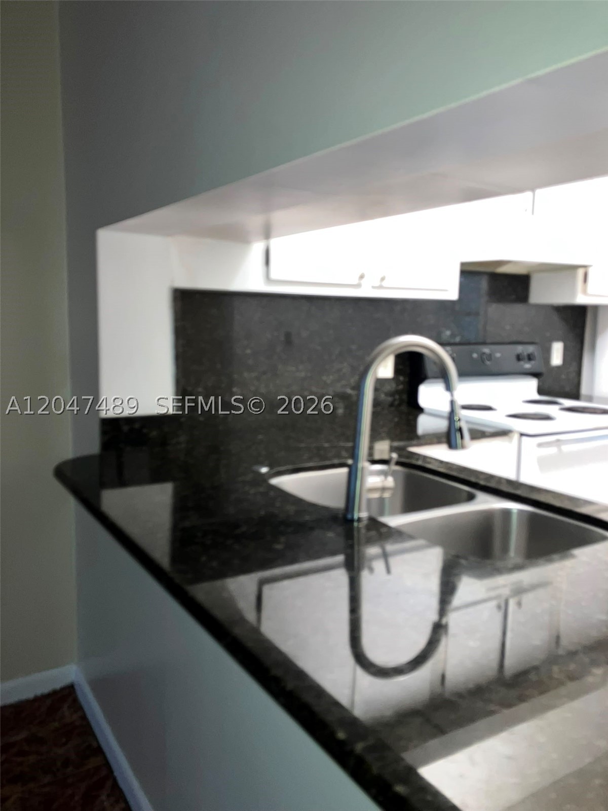 LAKE POINTE CONDOMINIUM N - Residential Lease
