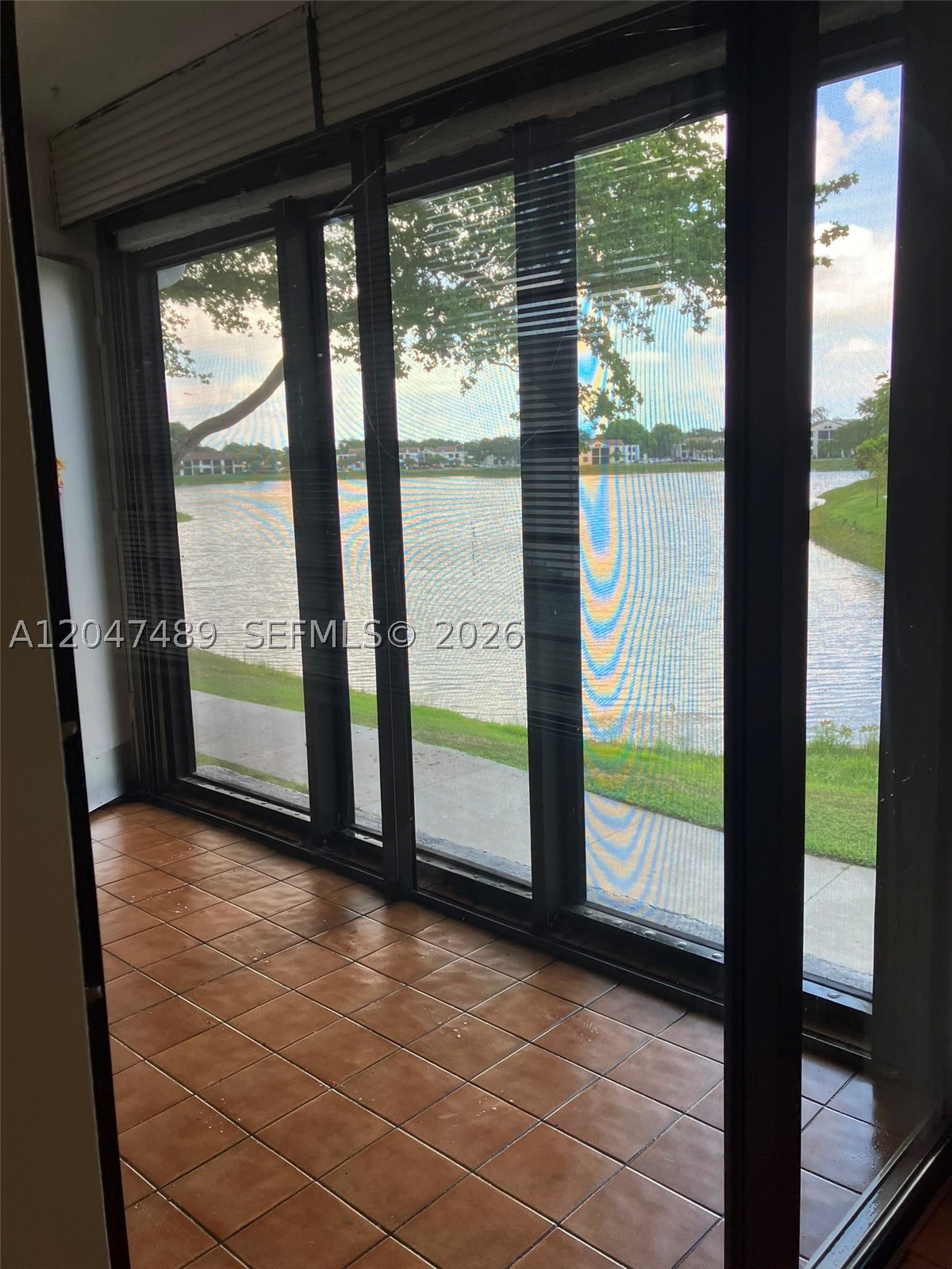 LAKE POINTE CONDOMINIUM N - Residential Lease