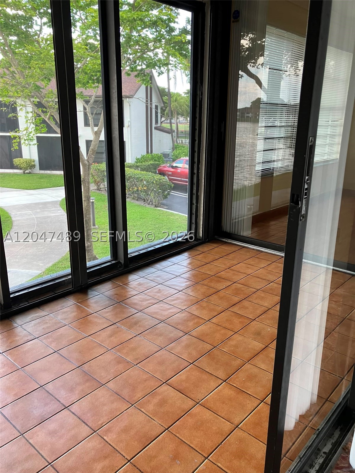 LAKE POINTE CONDOMINIUM N - Residential Lease