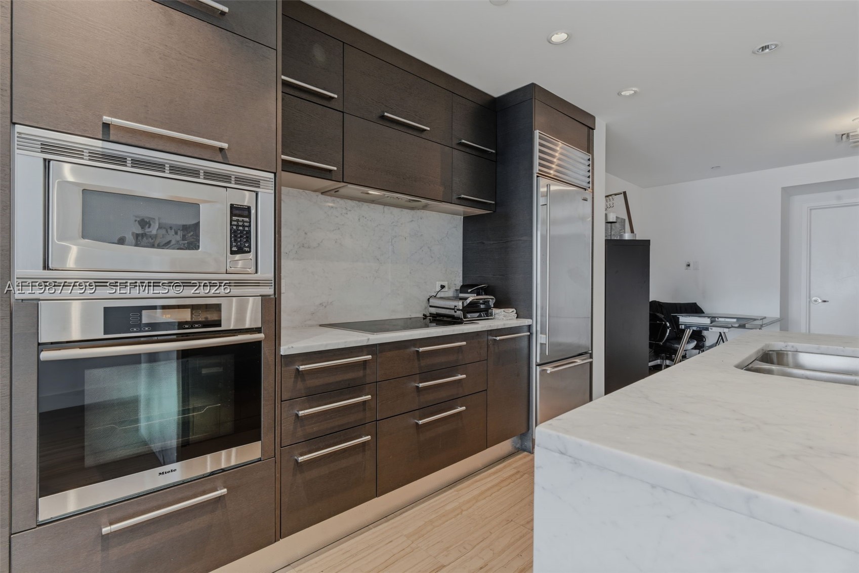 900 BISCAYNE BAY CONDO - Residential