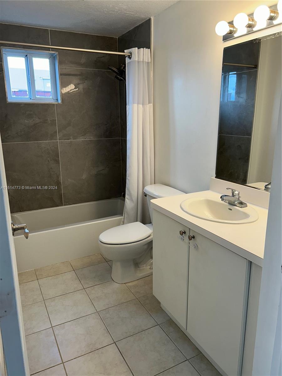 EMERALD PLAZA ON CORAL WA - Residential Lease