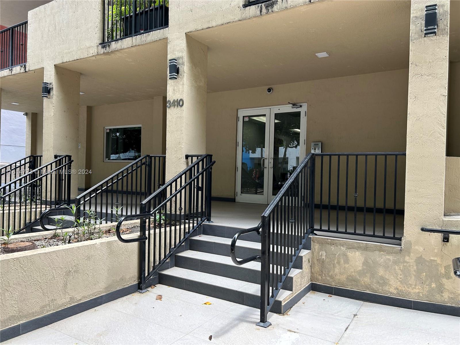 Lovely 1 bedroom unit in a secure boutique building in a prime location,  close to Miracle Mile, restaurants and shopping mall.Very cozy corner unit full of light.   Features impact windows/doors and a spacious balcony with a very pleasant city view.Washer and dryer inside unit.One assigned covered parking space.  Vacant.Must see.