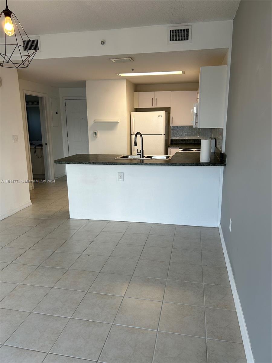 EMERALD PLAZA ON CORAL WA - Residential Lease