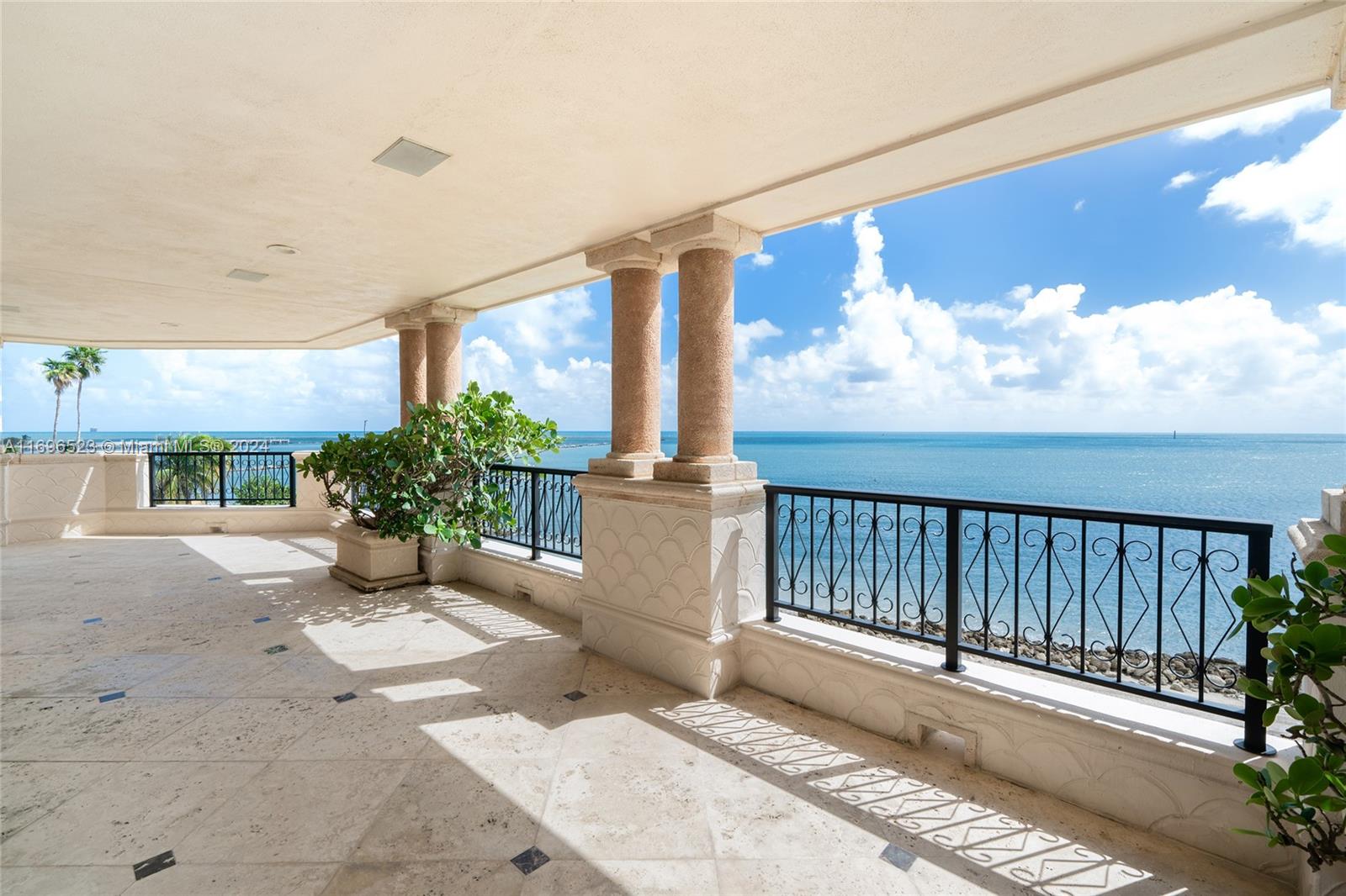 FISHER ISLAND - Residential