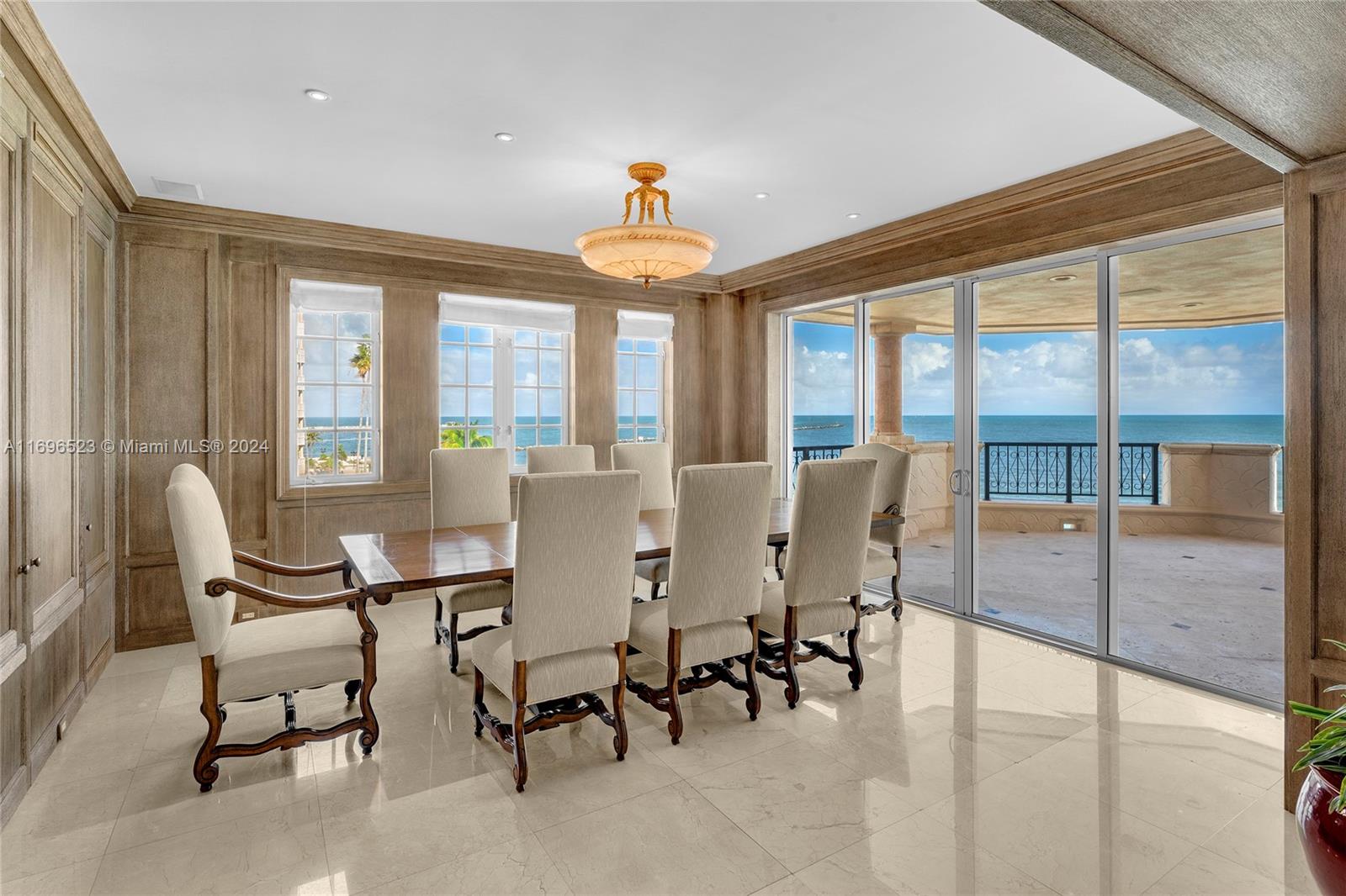 FISHER ISLAND - Residential