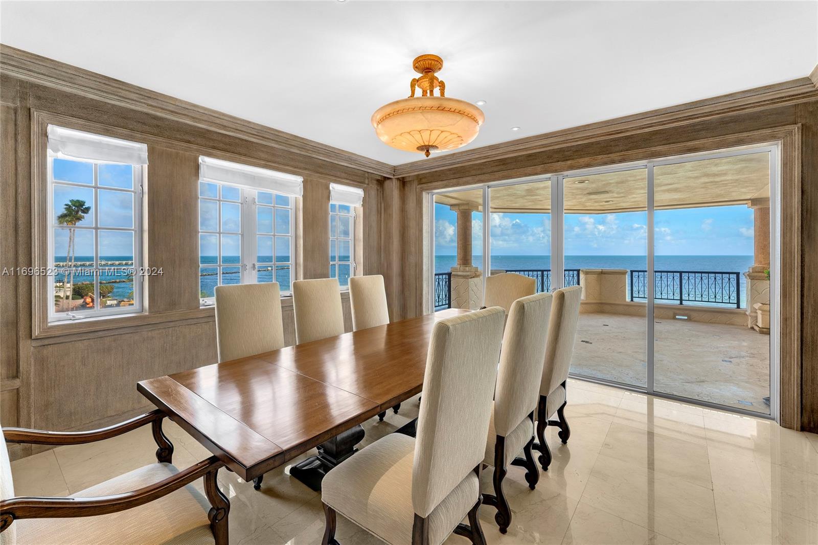 FISHER ISLAND - Residential