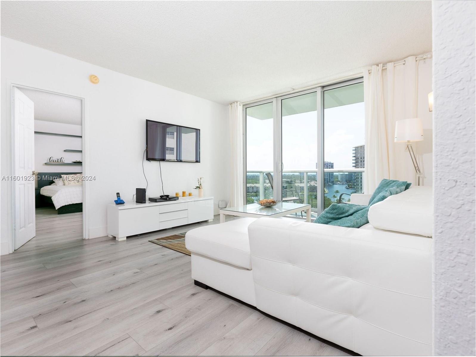 TIDES ON HOLLYWOOD BEACH - Residential