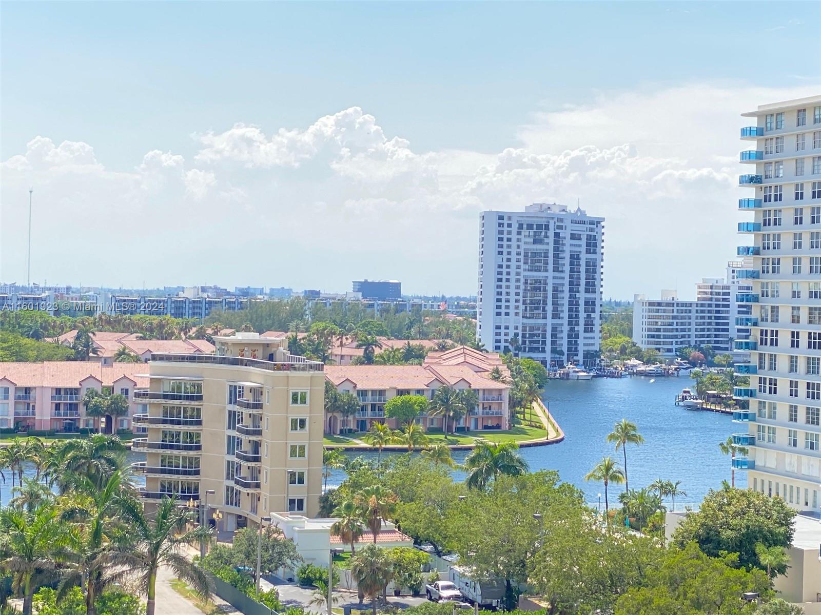 TIDES ON HOLLYWOOD BEACH - Residential