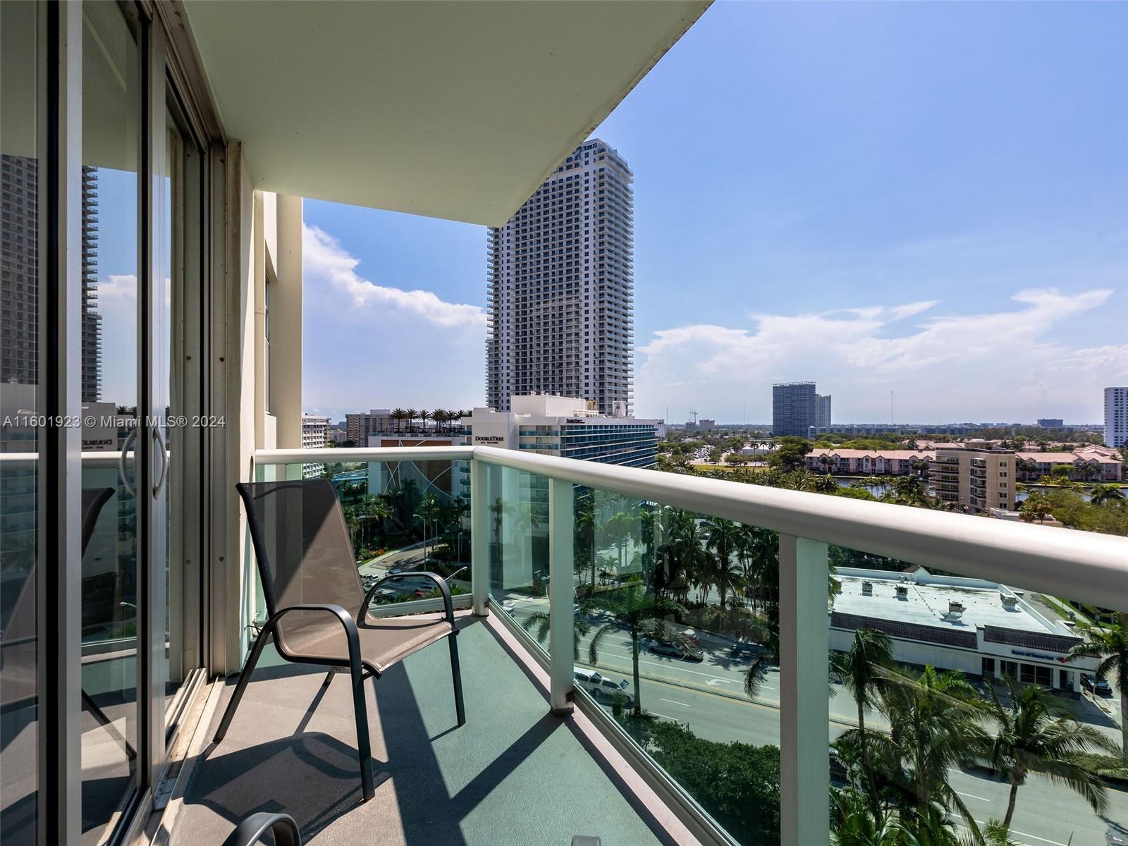 TIDES ON HOLLYWOOD BEACH - Residential