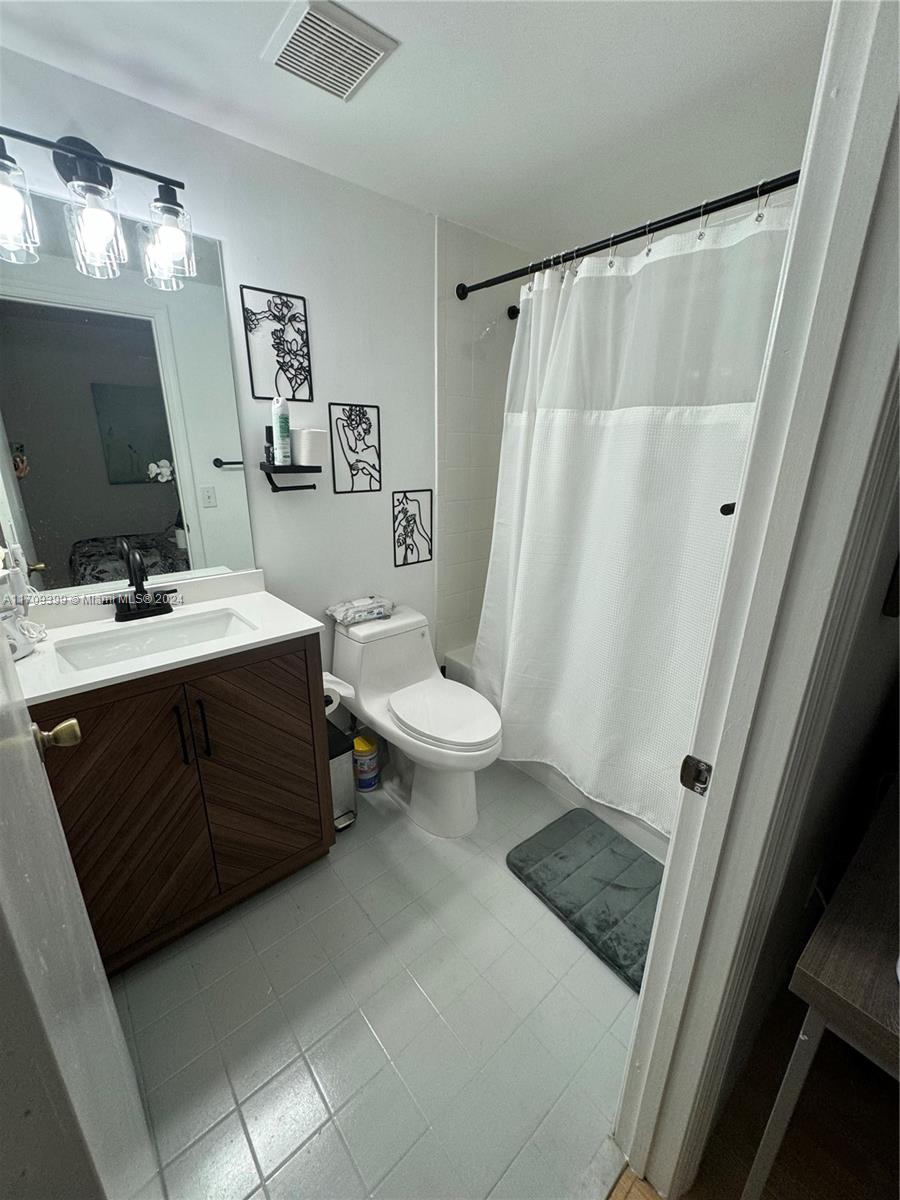 SOMERSET FOUR REPLAT - Residential Lease