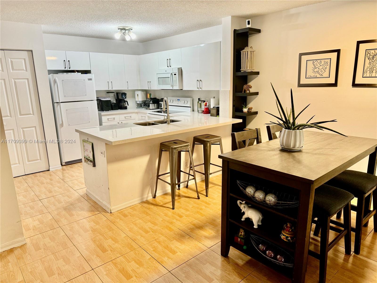 SOMERSET FOUR REPLAT - Residential Lease
