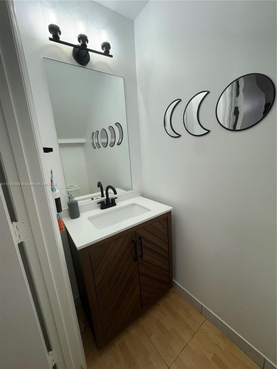 SOMERSET FOUR REPLAT - Residential Lease