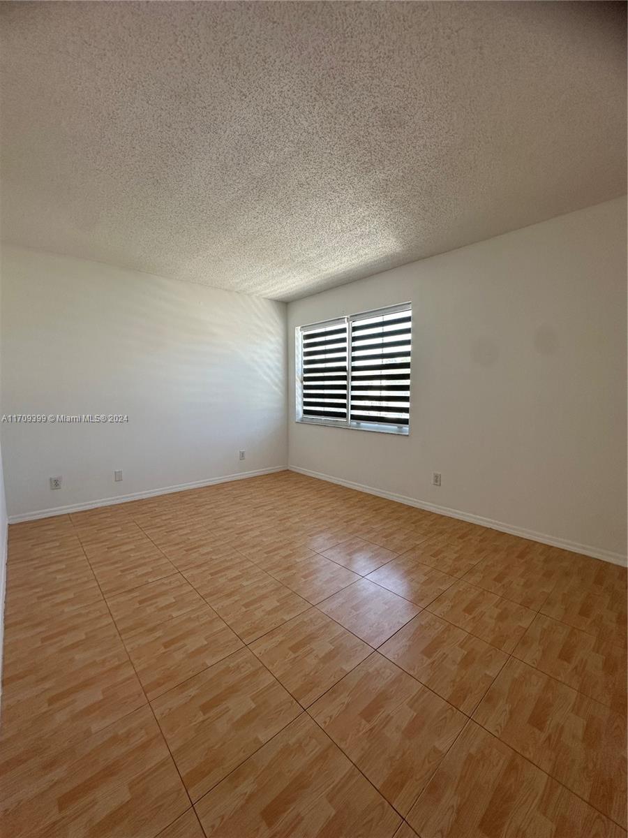 SOMERSET FOUR REPLAT - Residential Lease