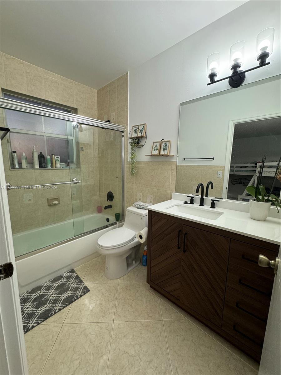SOMERSET FOUR REPLAT - Residential Lease